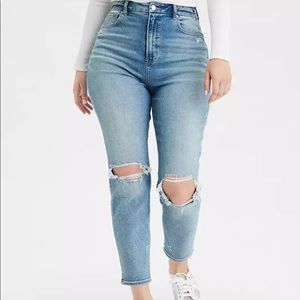American Eagle Ripped Curvy Mom Jean